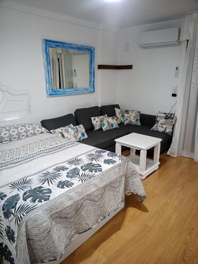 Sweet Home Benalmadena, Estudio Con Vistas Al Mar Y Excelente Conexion Wifi, Para No Fumadores, Con Piscinas, Sea Views, With Swimming Pools, Completely Renovated, Ideal For Older People, Bright With Morning Sun, No Smoking Oda fotoğraf